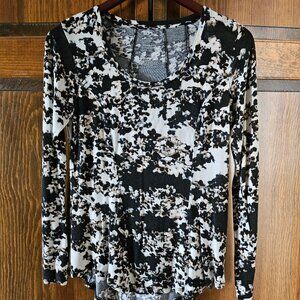 Vera Wang Athletic Top